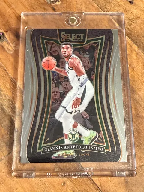 Giannis Antetokounmpo Panini Select Autograph